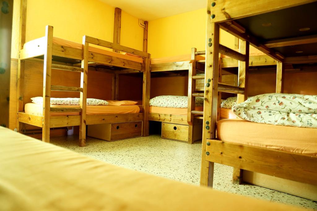 La Closa Hostel Castellar De N'Hug Exterior photo