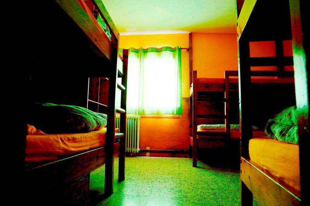 La Closa Hostel Castellar De N'Hug Exterior photo